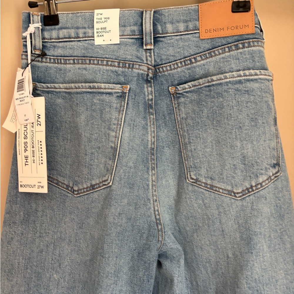 Aritzia Blue Straight Leg Jeans with Vintage-Inspired Wash - Picture 3 of 8